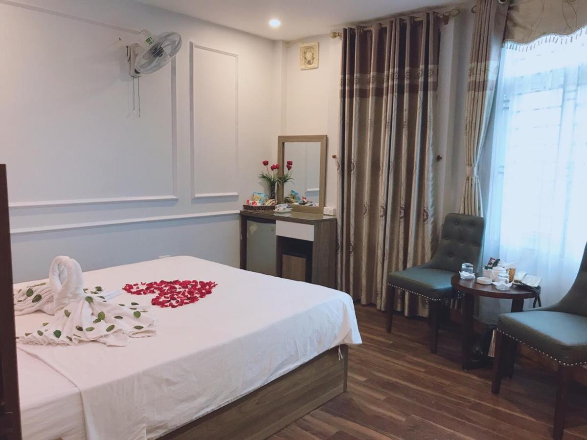 Viẹt Mỹ Hotel *